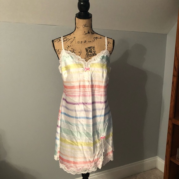 Victoria's Secret Other - EUC!  Victoria’s Secret nightgown
